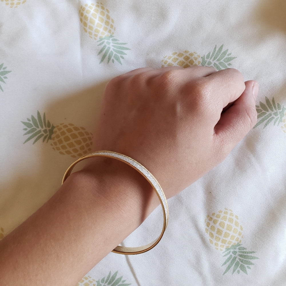 Classy bracelet (2 for $10)